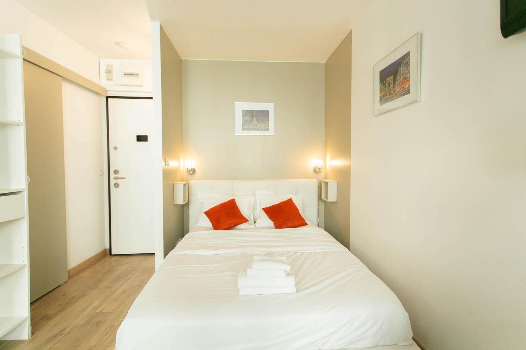 Champs Elysees & Arc De Triomphe - Cityapartmentstay * Parijs