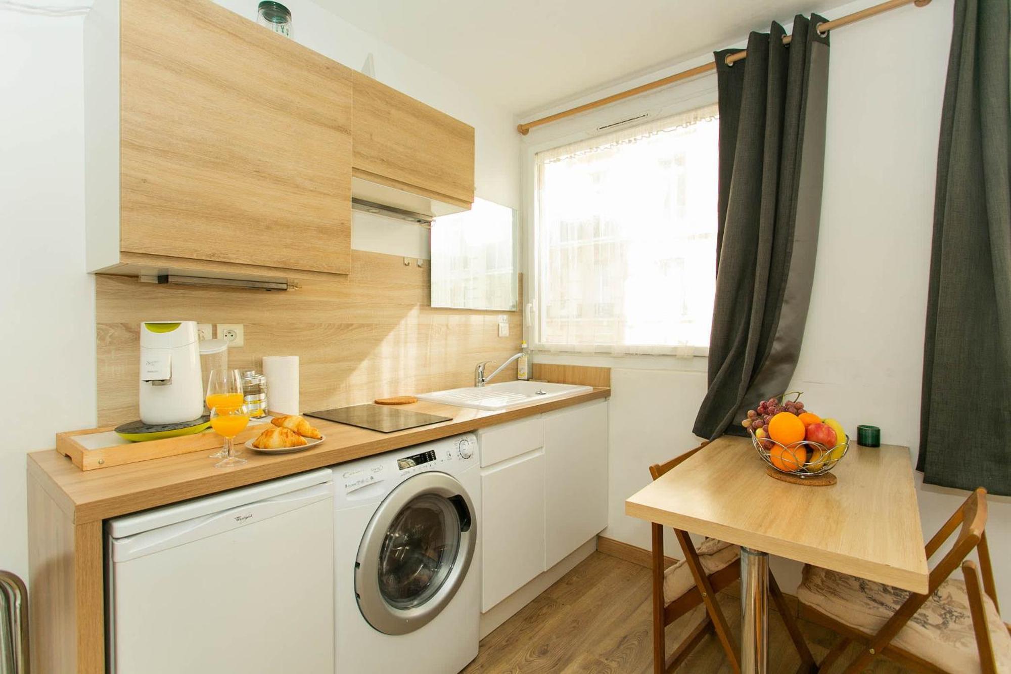 Champs Elysees & Arc De Triomphe - Cityapartmentstay * Parijs